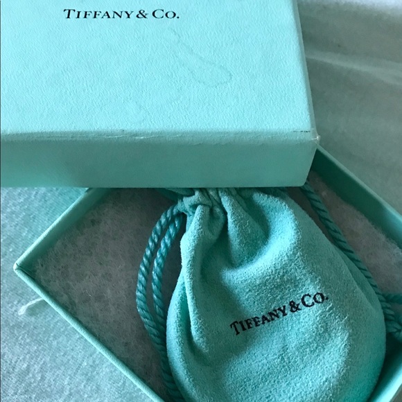 0.925 Sterling Tiffany Heart Toggle Necklace - Picture 4 of 7